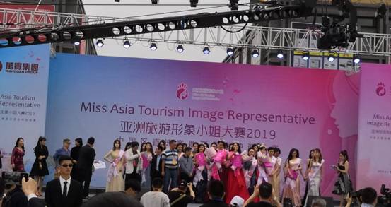 82F5E53824908BF406516C410F562E15